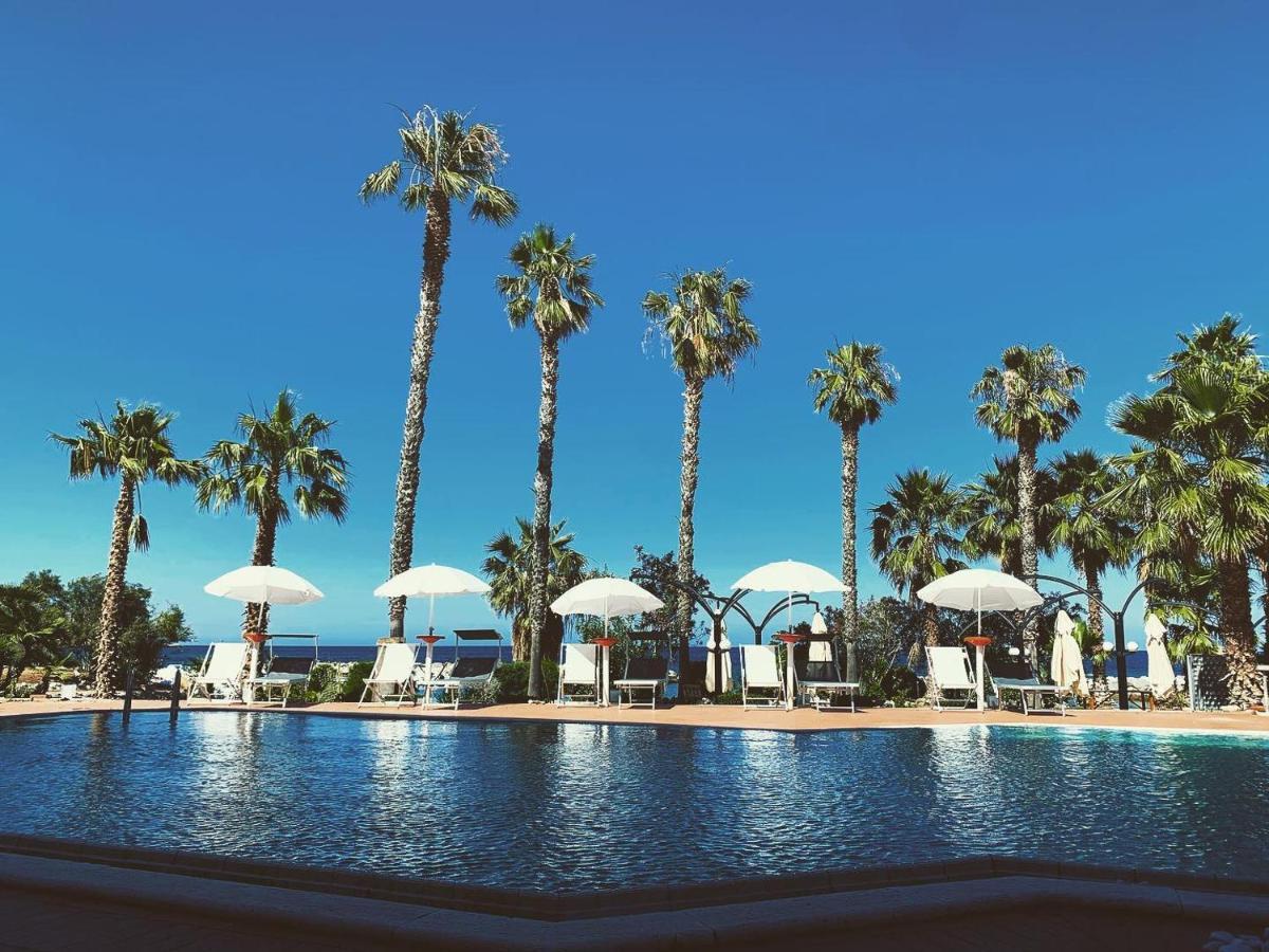 Palm Beach Club Hotel Кастелдача Екстериор снимка
