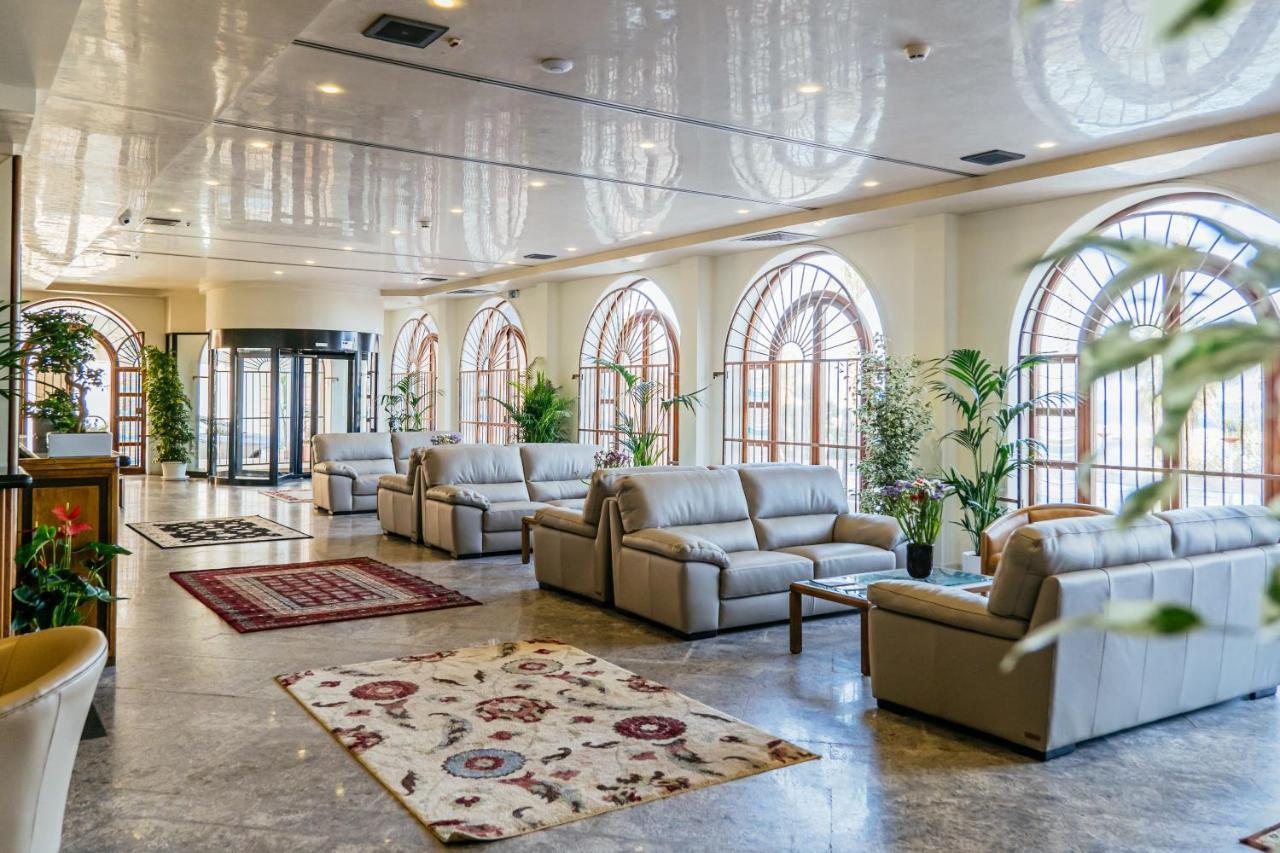 Palm Beach Club Hotel Кастелдача Екстериор снимка