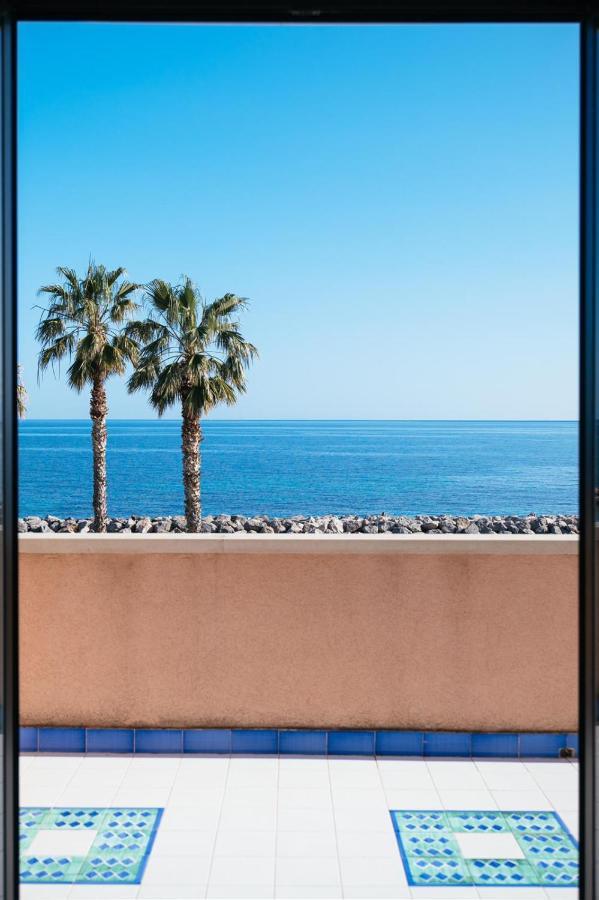Palm Beach Club Hotel Кастелдача Екстериор снимка